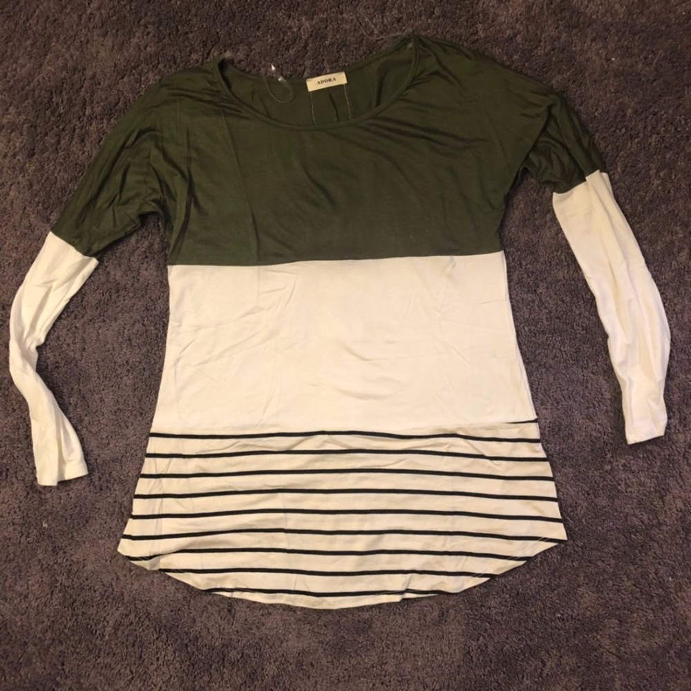 BNWOT Size Medium Adora Top